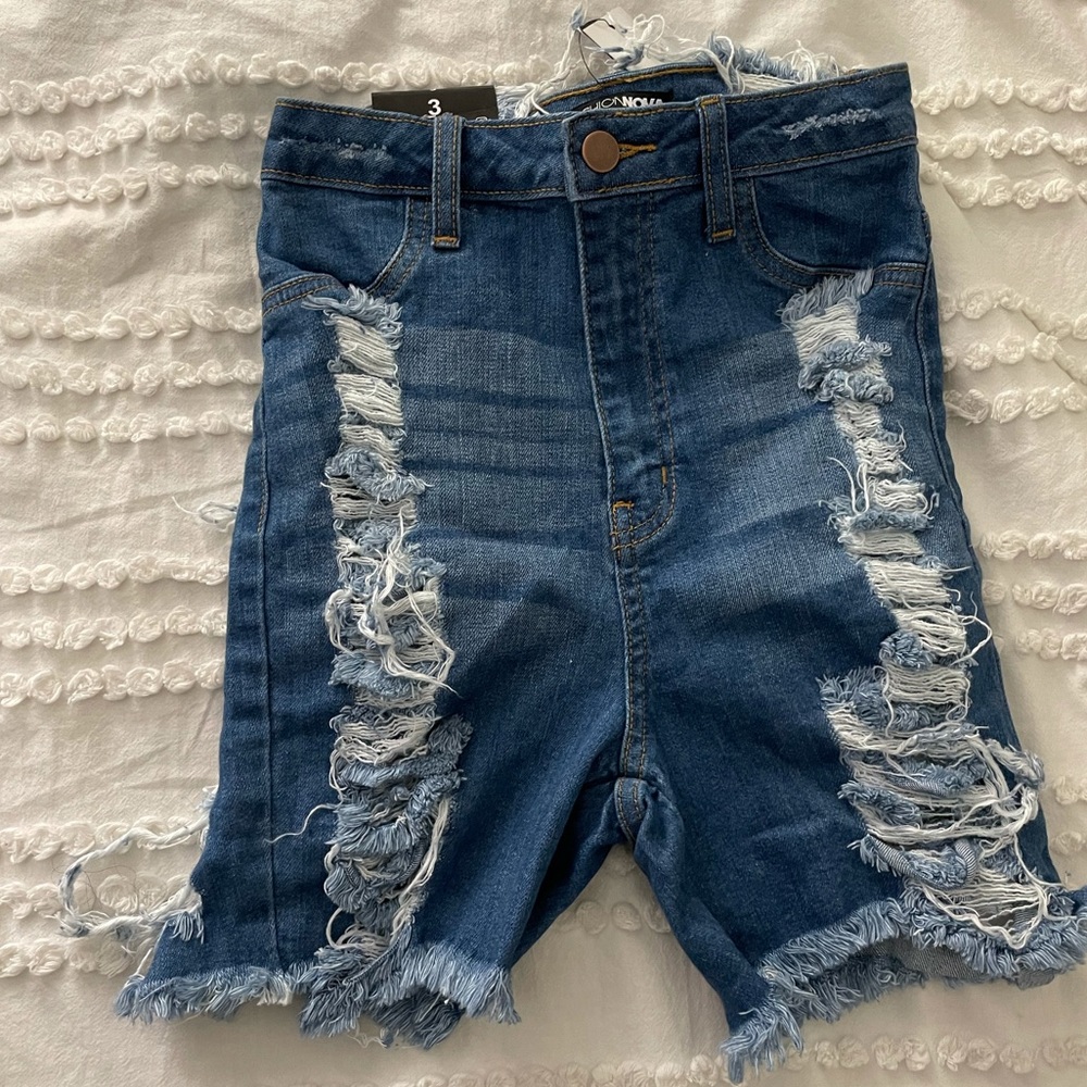 Fashion Nova Bermuda shorts